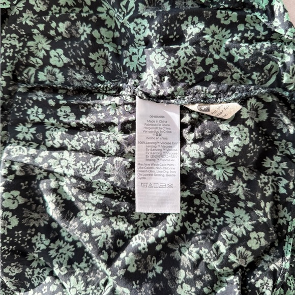 Madewell Button-Front Tiered Midi Dress - Picture 6 of 6